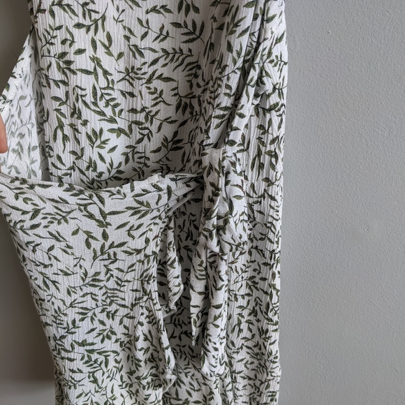 POLLY Crinkle Gauze Botanical Print Faux Wrap Style Sundress 8 - Picture 7 of 9